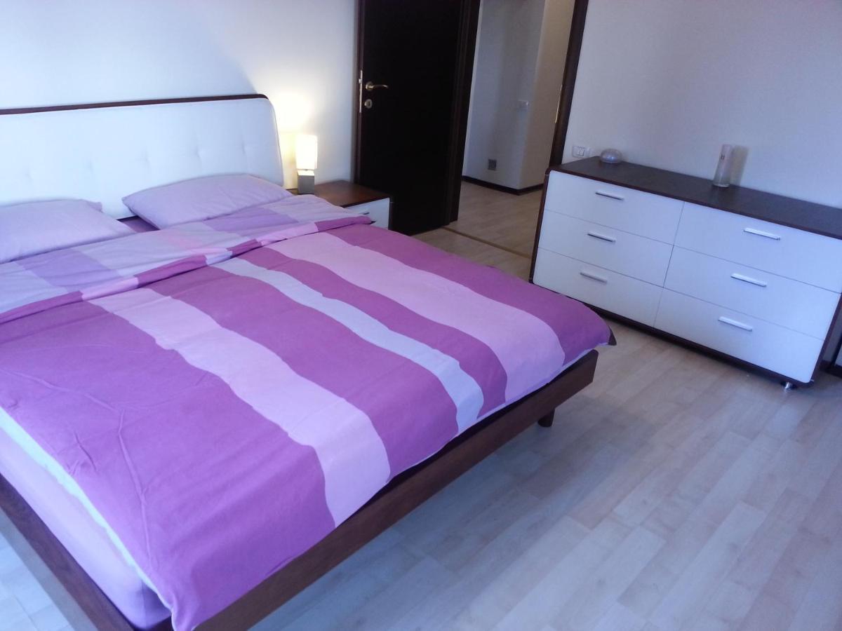Apartment 3 Rooms Elegant Bukarest Kültér fotó