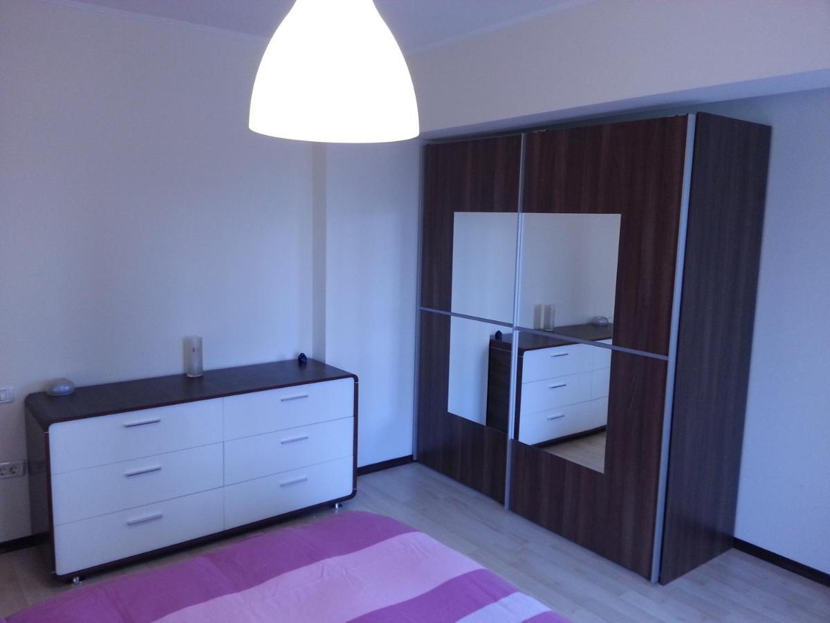 Apartment 3 Rooms Elegant Bukarest Kültér fotó
